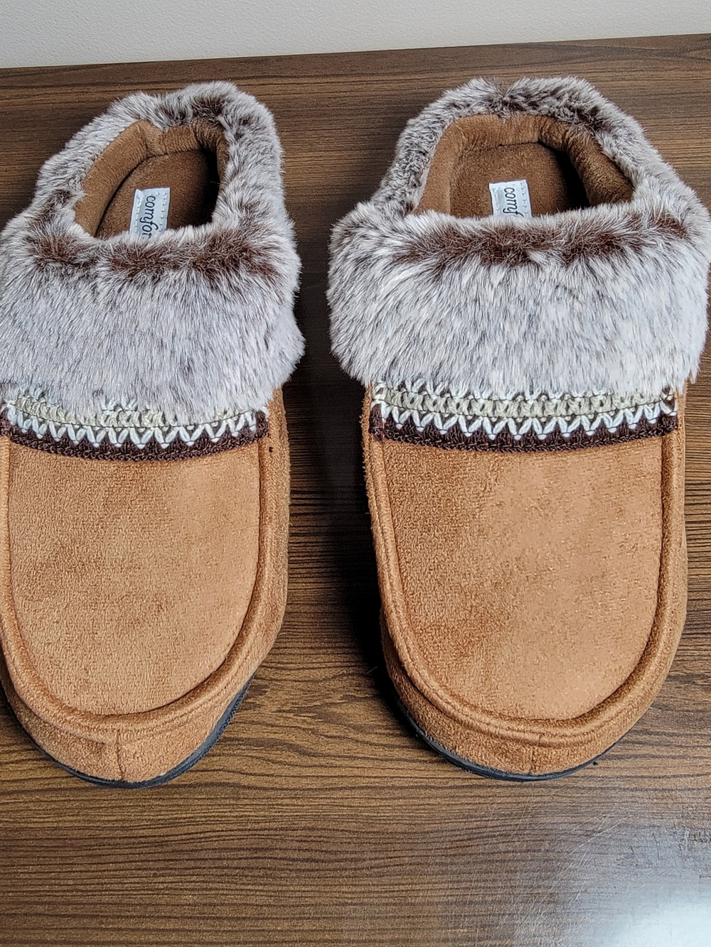 ComfortView Faux-Fur Trim Slip-On Slippers - Size M (6.5-7.5)